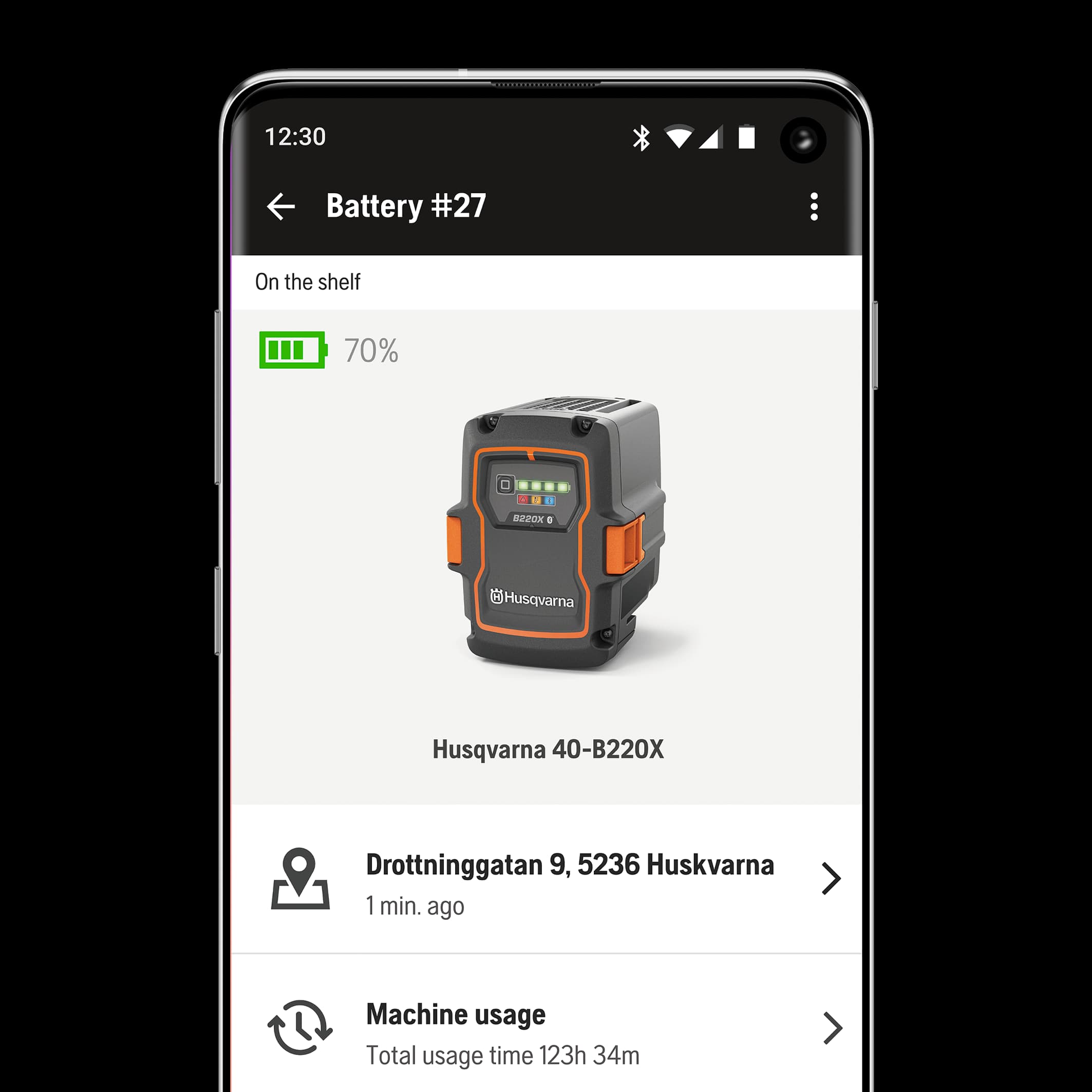 Batteries with a built-in connectivity module can easily be connected to Husqvarna Fleet Services™. Allowing you to see last known location, charging cycles as well as find information about the health of your battery. image