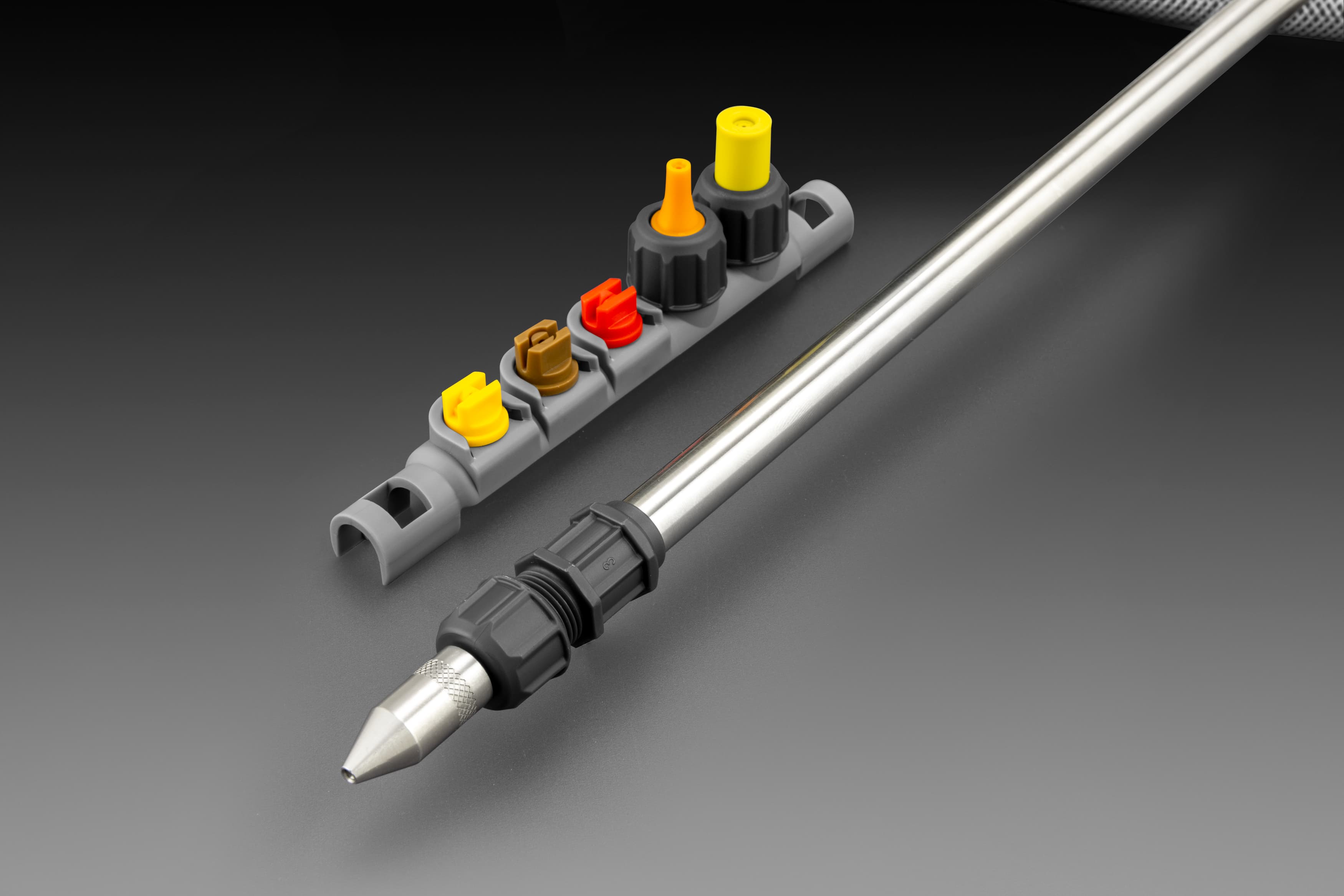 Multiple nozzles let you choose the right spray pattern for your application. image